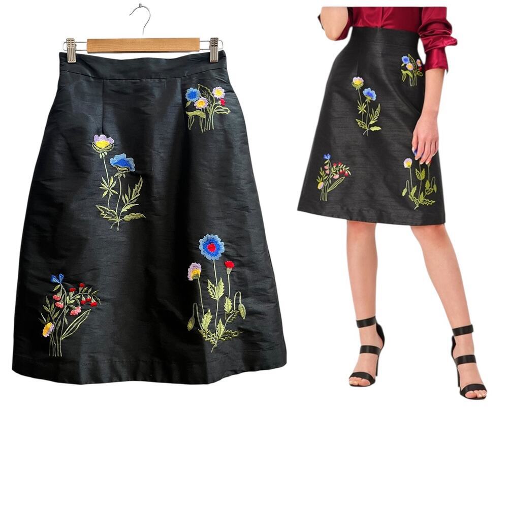 Eshakti Wayward Fancies Floral Embroidery Pocket Dupioni Skirt Lined Small